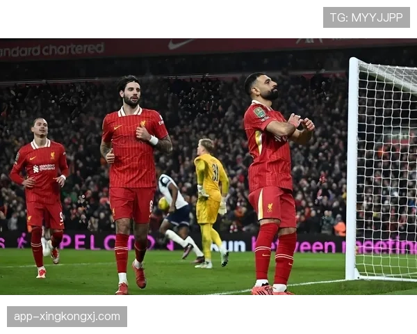 哈兰德与C罗：同代及跨代进球效率与战术角色对比分析